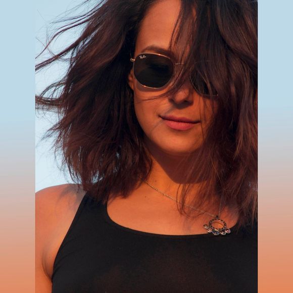 Meet your Posher, Pantéa - Picture 1 of 1